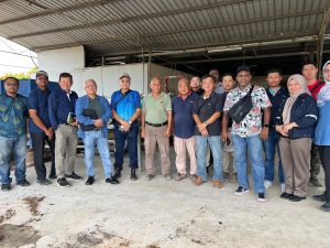 8 Ogos 2024 (Khamis) -- Lawatan Mengenai Program Mekanisasi Pengisian Tanah Polibeg Semaian Sawit Bersama Ahli Jawatankuasa MOPNA Bertempat Di Compact Commodity Sdn Bhd, Yong Peng, Johor